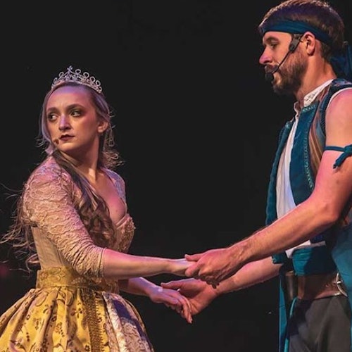 Knott's Berry Farm & Pirate's Dinner Adventure: Entry Ticket + Transportation tickest in Buena Park