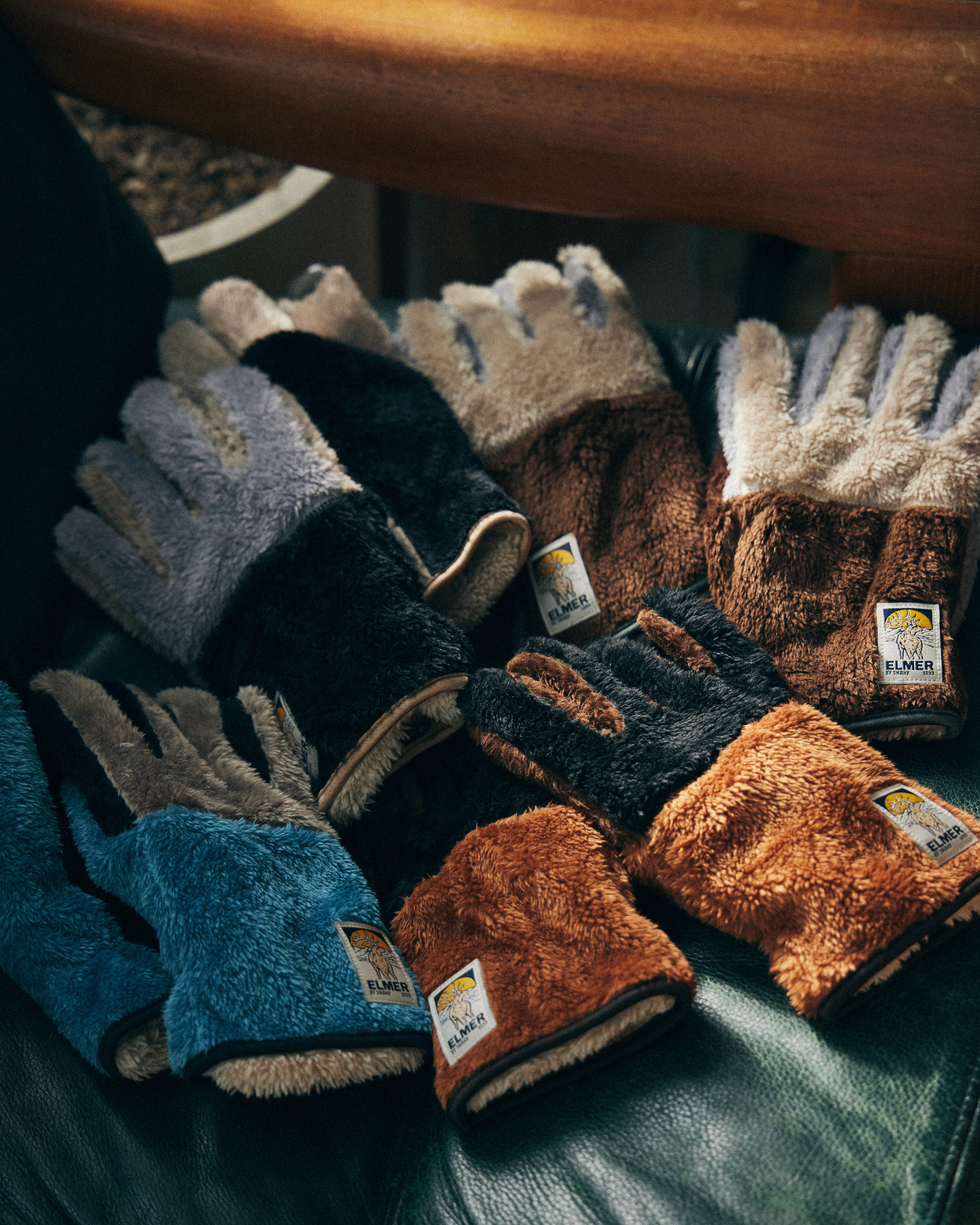 Différents types de gants de la marque Elmer en matière synthétiques