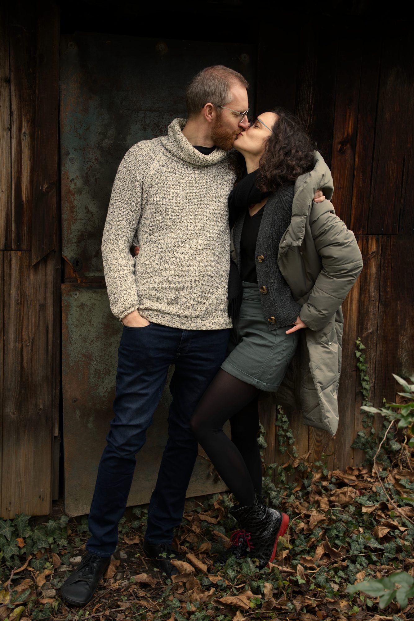 Párové focení venku v přírodě - zamilovaný pár