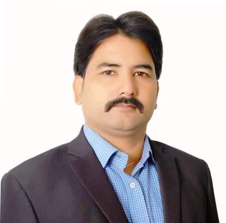 Group of men standing with Sufboard