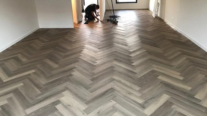 Fond visuel dégradé brun — élément décoratif de la page Peinture, Carrelage & Éclairage (CERCLE).