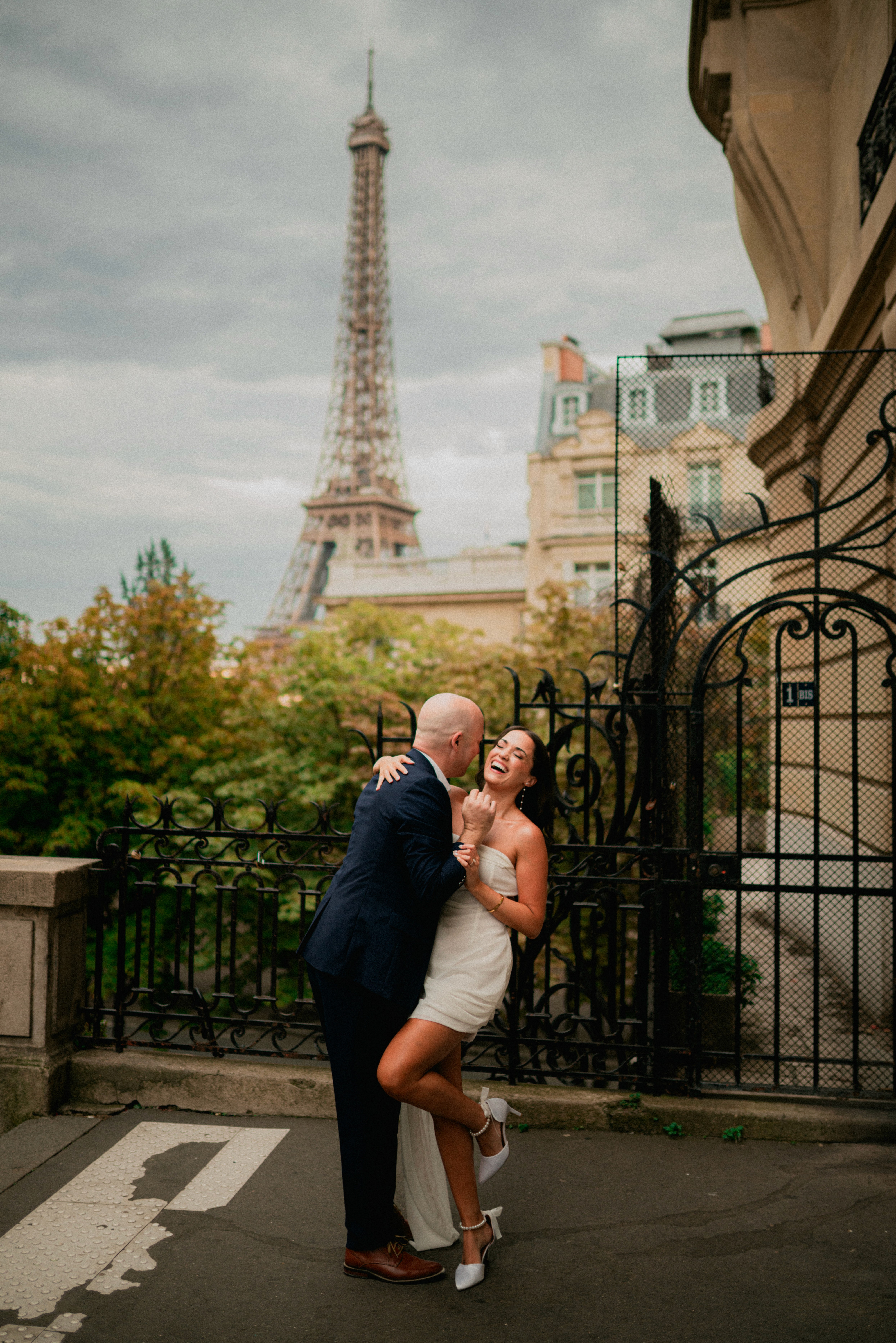Paris Photographer - LeParisPro. Weddings, engagements, proposals, lifestyle and fashion photoshoots.