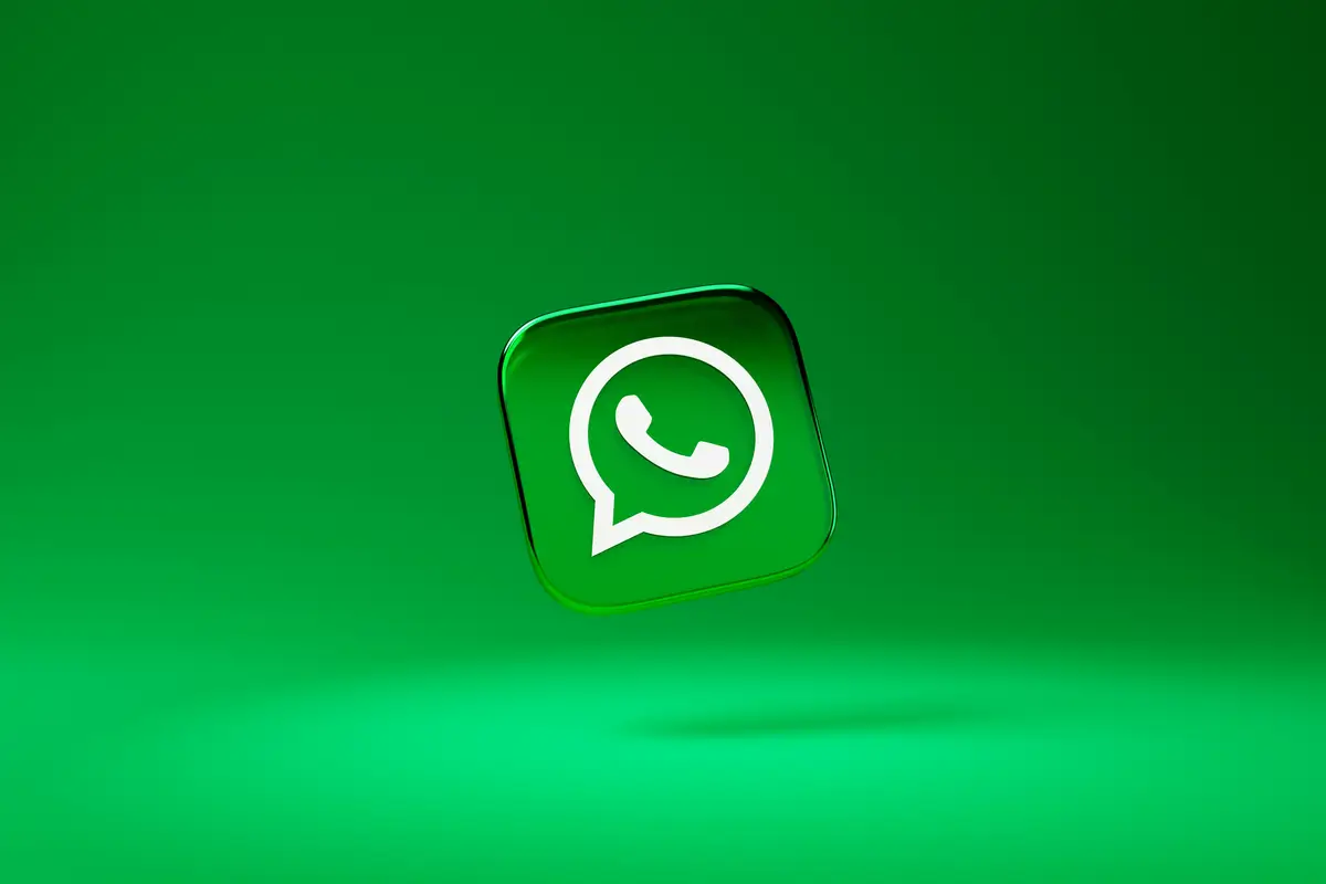 شعار WhatsApp ثلاثي الأبعاد على خلفية خضراء