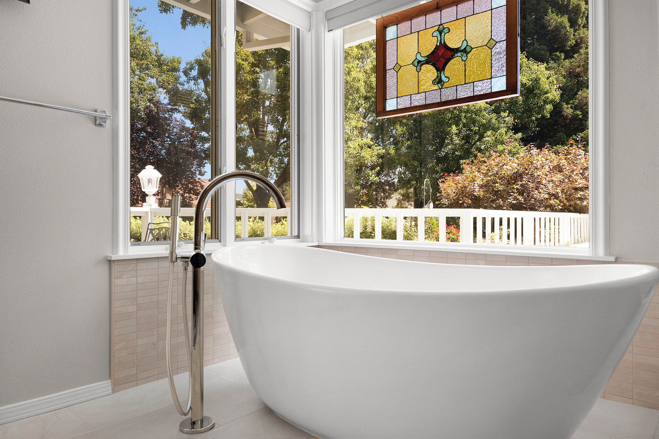 Soaking Tub Glass Window