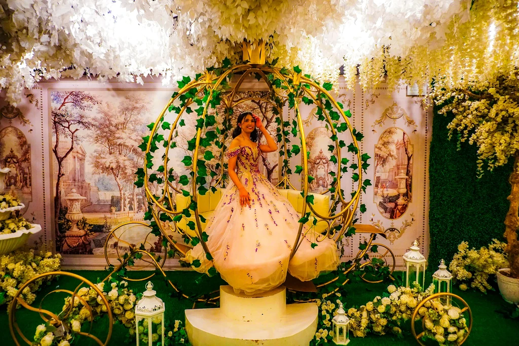 Debutante in champagne on the fairytale carriage at Celestia Hall, Stalla Suites QC