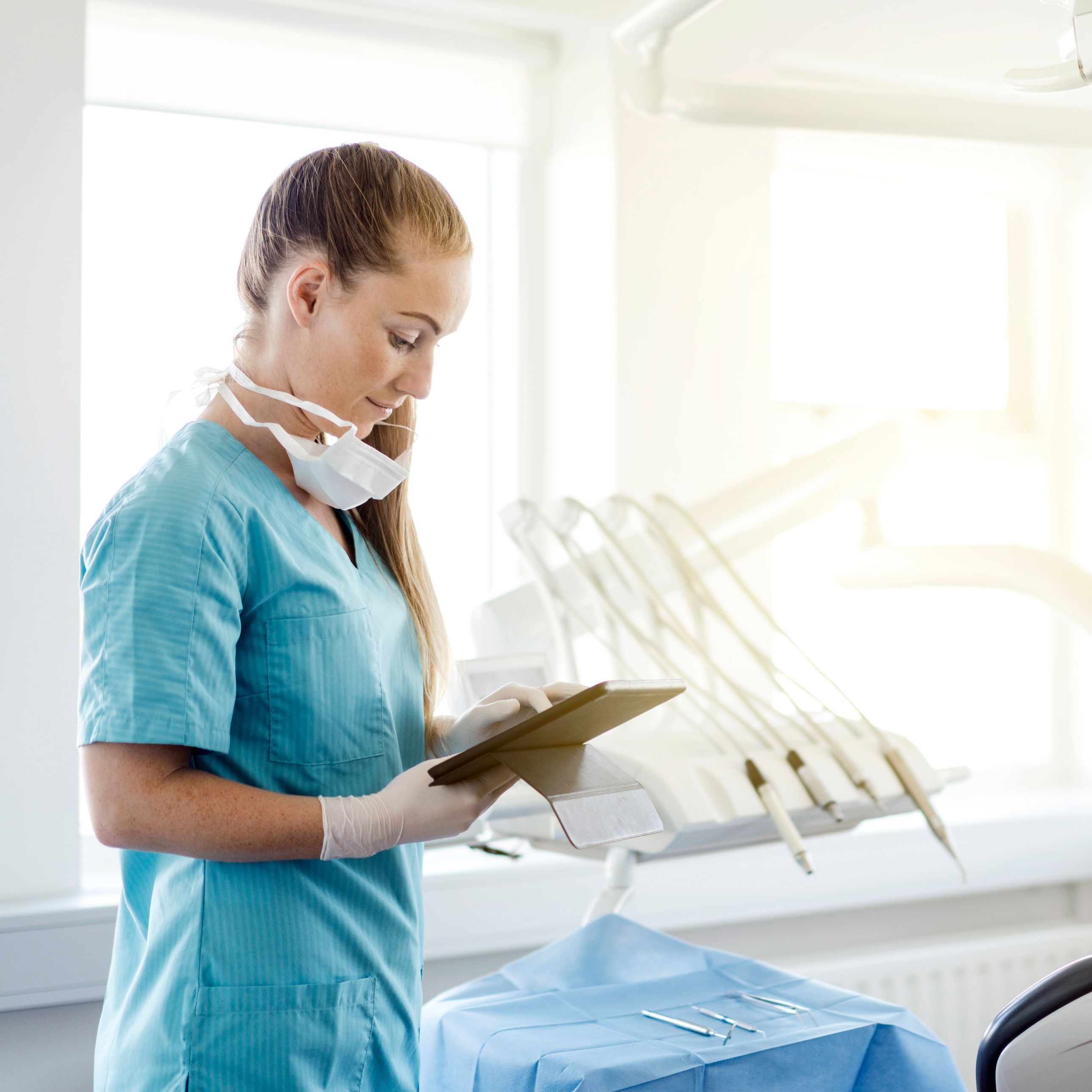 zahnärztin-macht-ihre-abrechnung-leicht