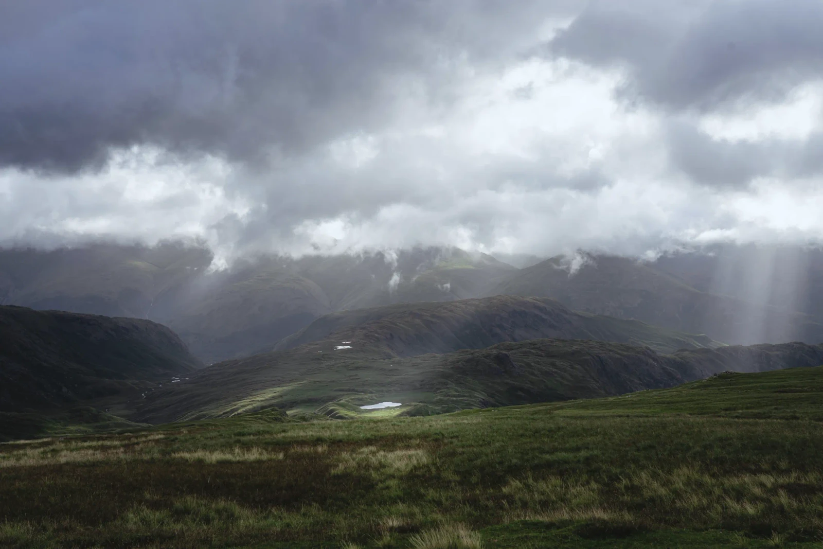 Rain curtains over the glen