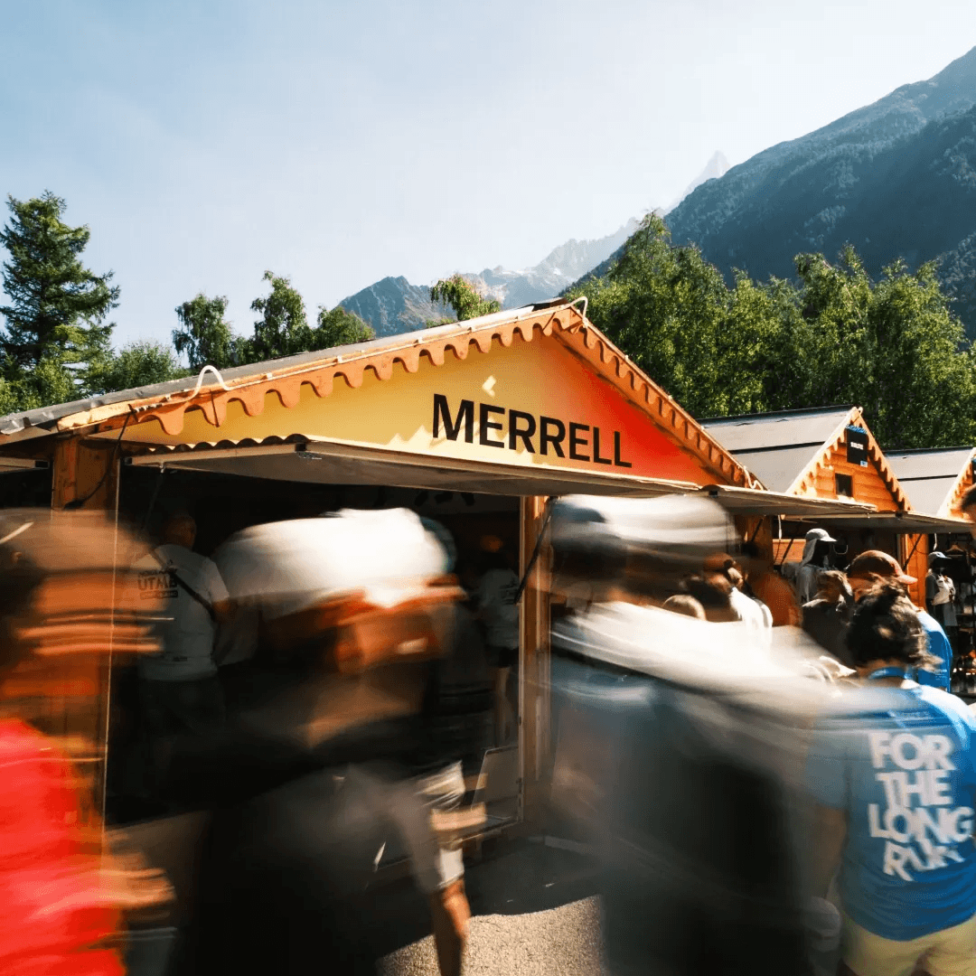 Hero photo stand chalet Merrell effet