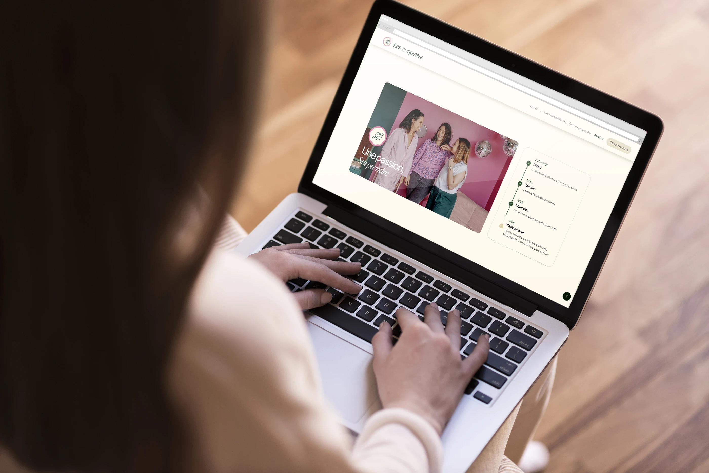 site web des coquettesen affichage sur un ordinateur portable