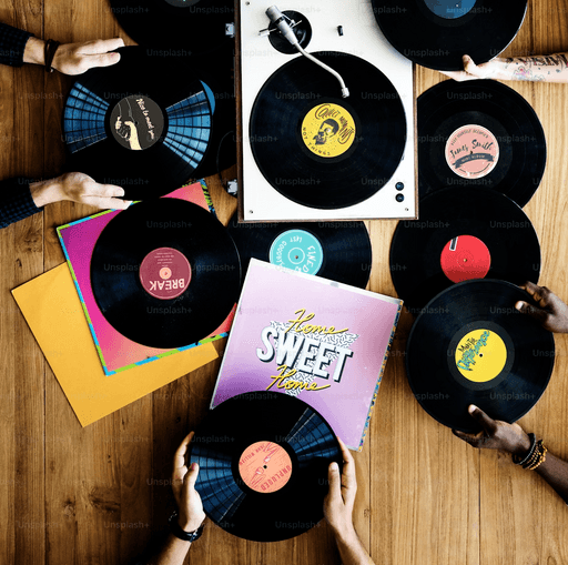 House beats spinning on vinyl