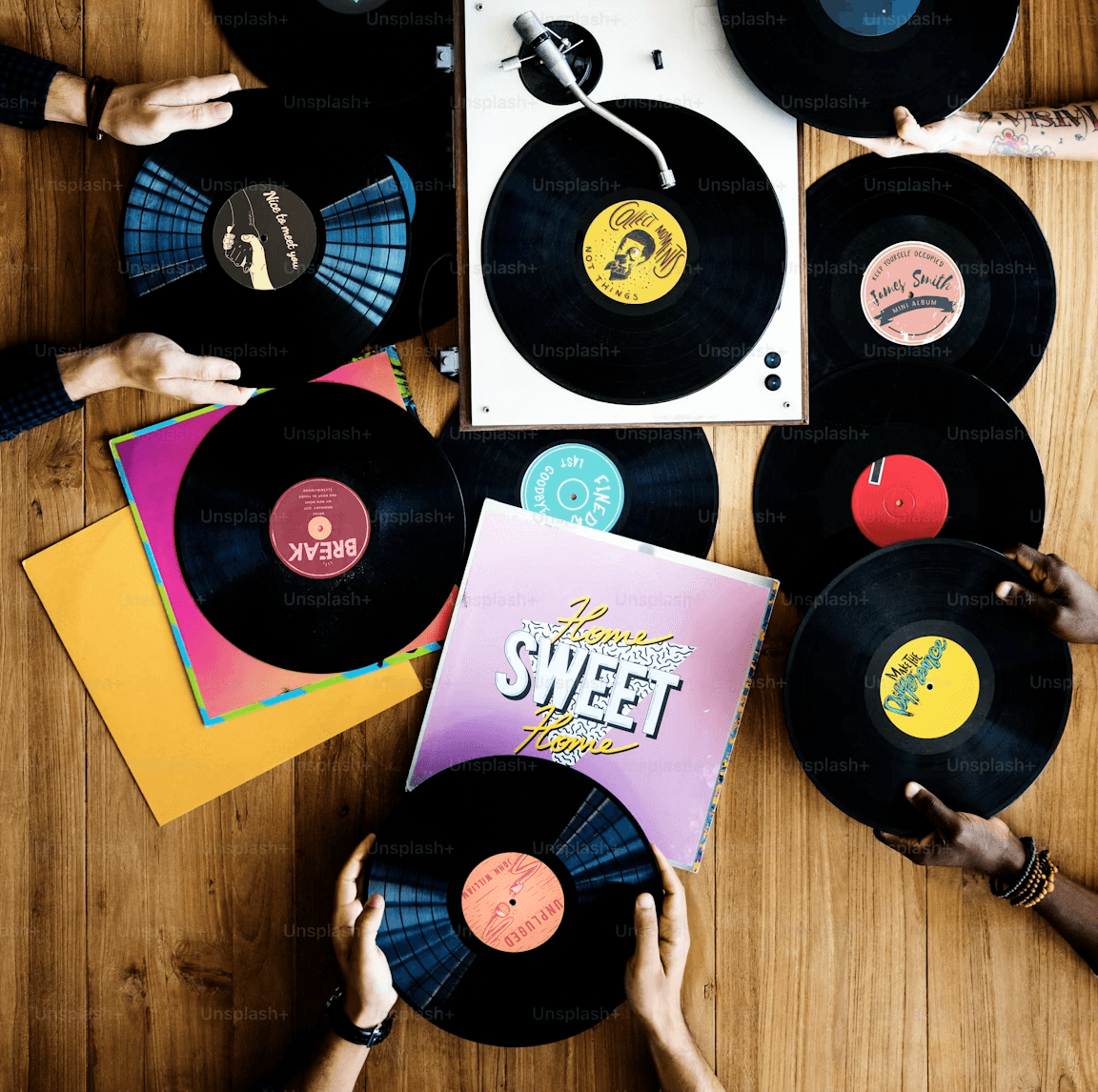 House beats spinning on vinyl