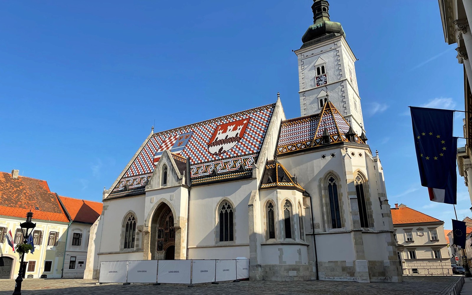 扎格雷布的聖馬克教堂，擁有色彩繽紛的屋頂，適合小型團體旅行。