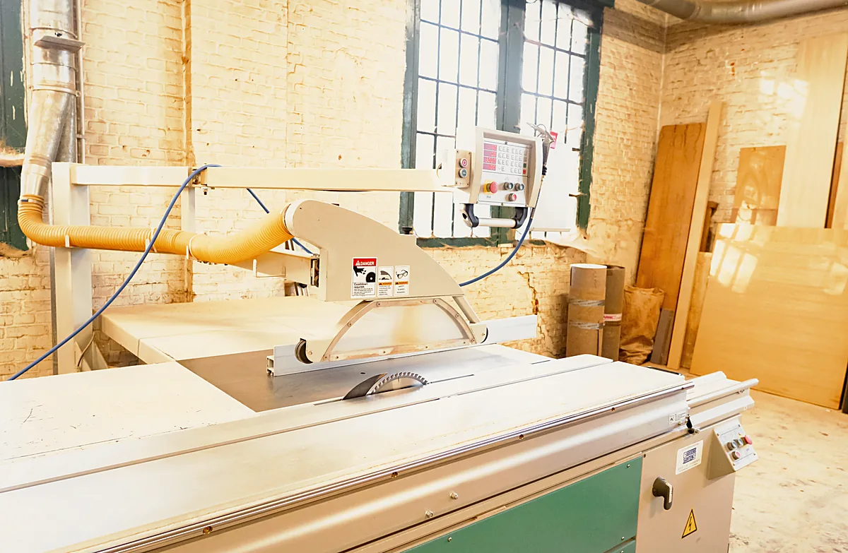 Panoramazaag in het atelier in Oostmalle