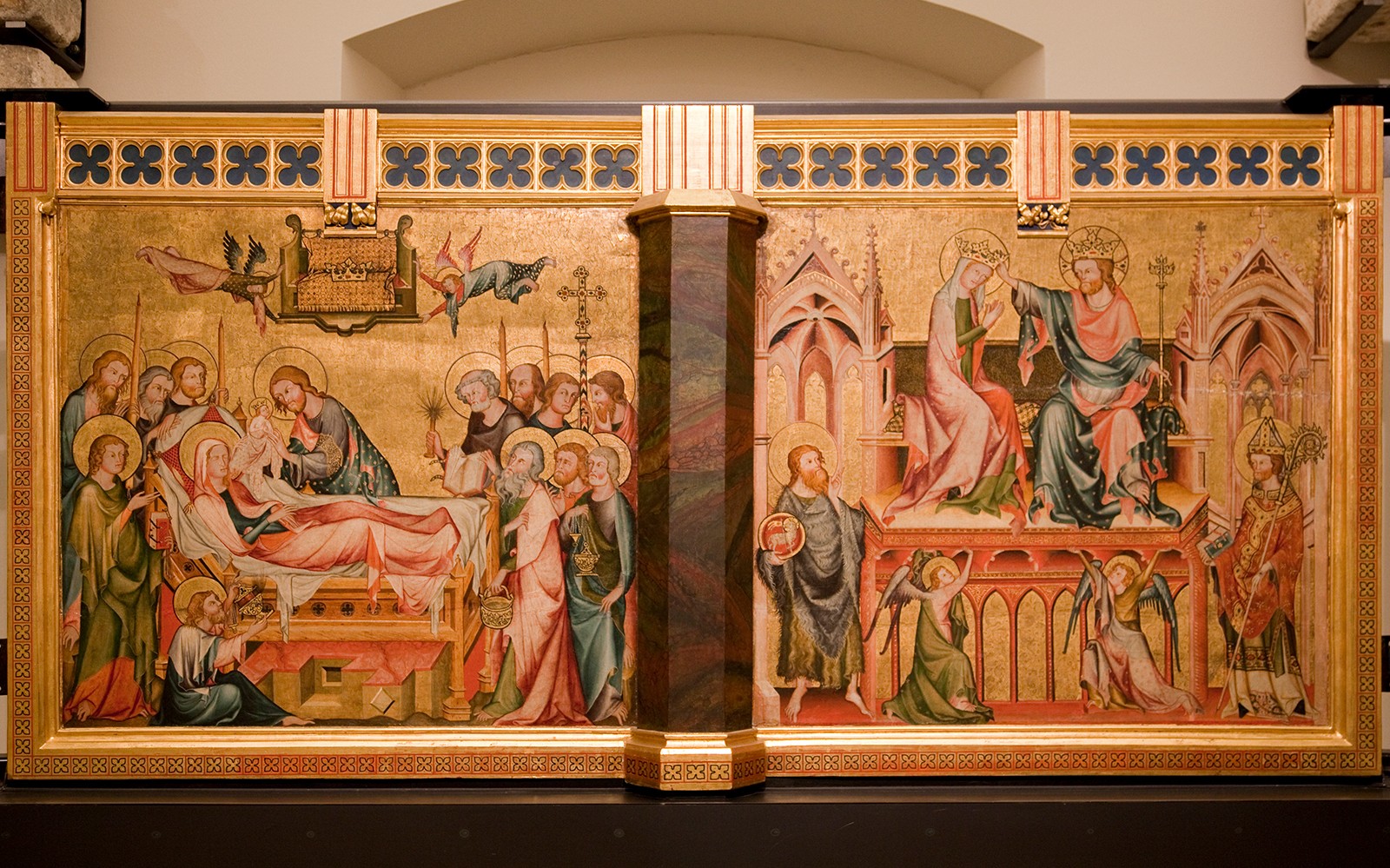 Karya seni religius abad pertengahan di Biara Klosterneuburg, Austria, menggambarkan adegan-adegan dari kitab suci.