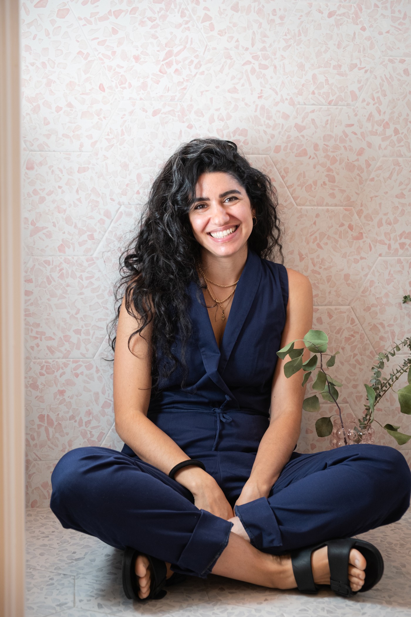 editorial-smiling-woman-headshot-studio-portrait-katt-jones-photography