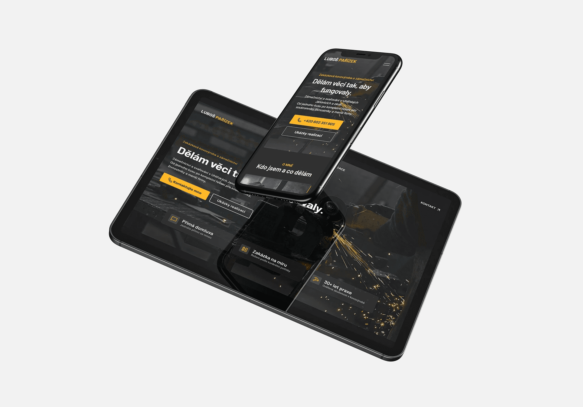 Mockup webu Kovovýroba Pařízek, hero sekce na ipadu a iphone.