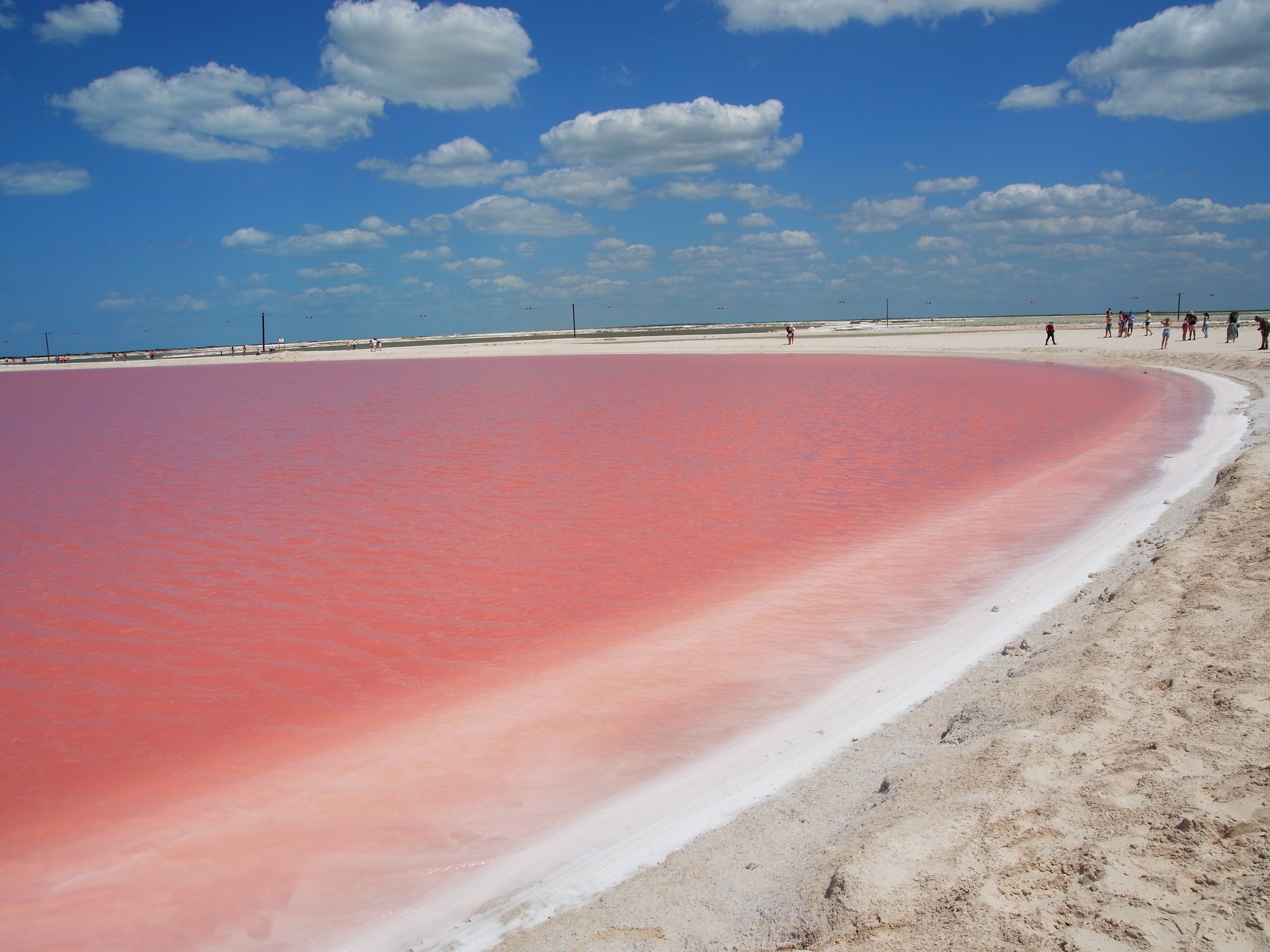 photography of dam during daytime
