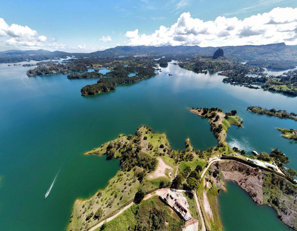 fotografía aerea del lote de Yuniko Cottage & Lake