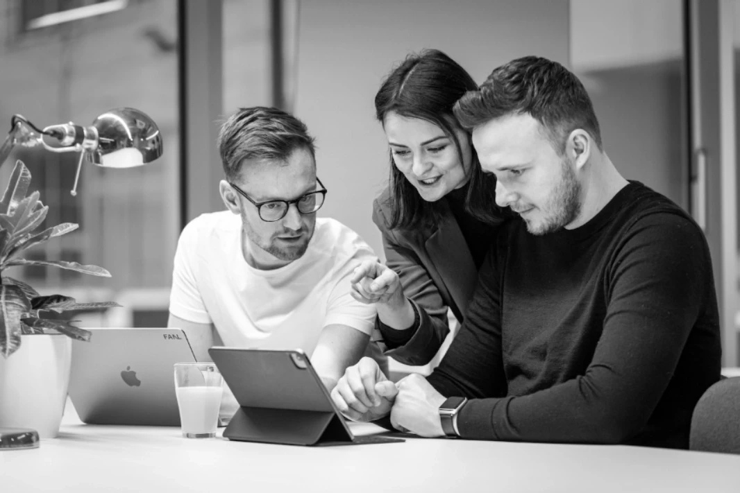 Tým Fanl při plánování kampaně Google a Facebook Ads