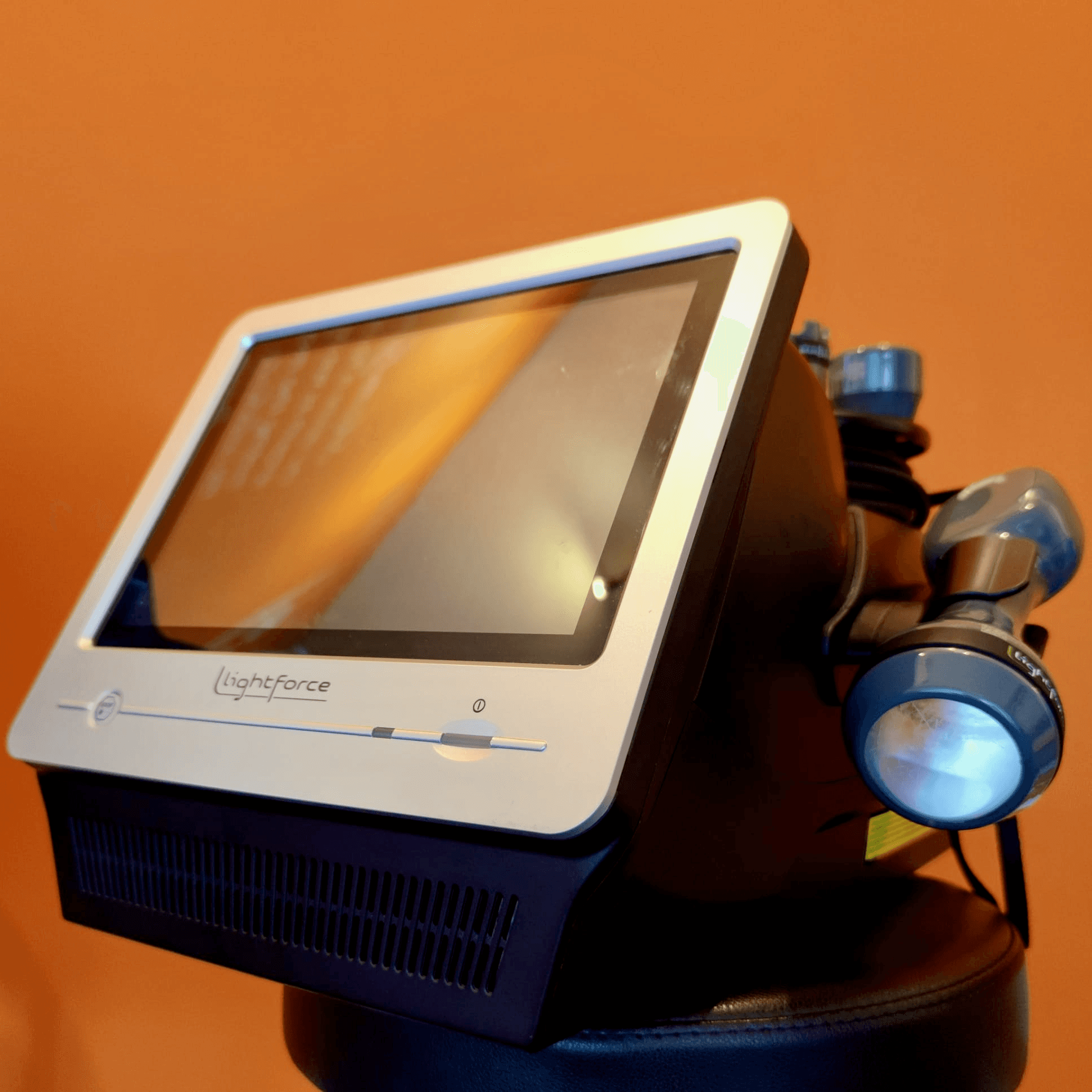 laser therapy sowing screen and laser and leamington spa chiropractic clinic