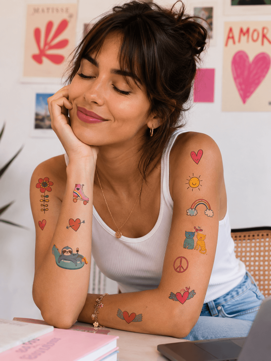 Stickers corporels HappyStick appliqués sur un bras, style bijou éphémère