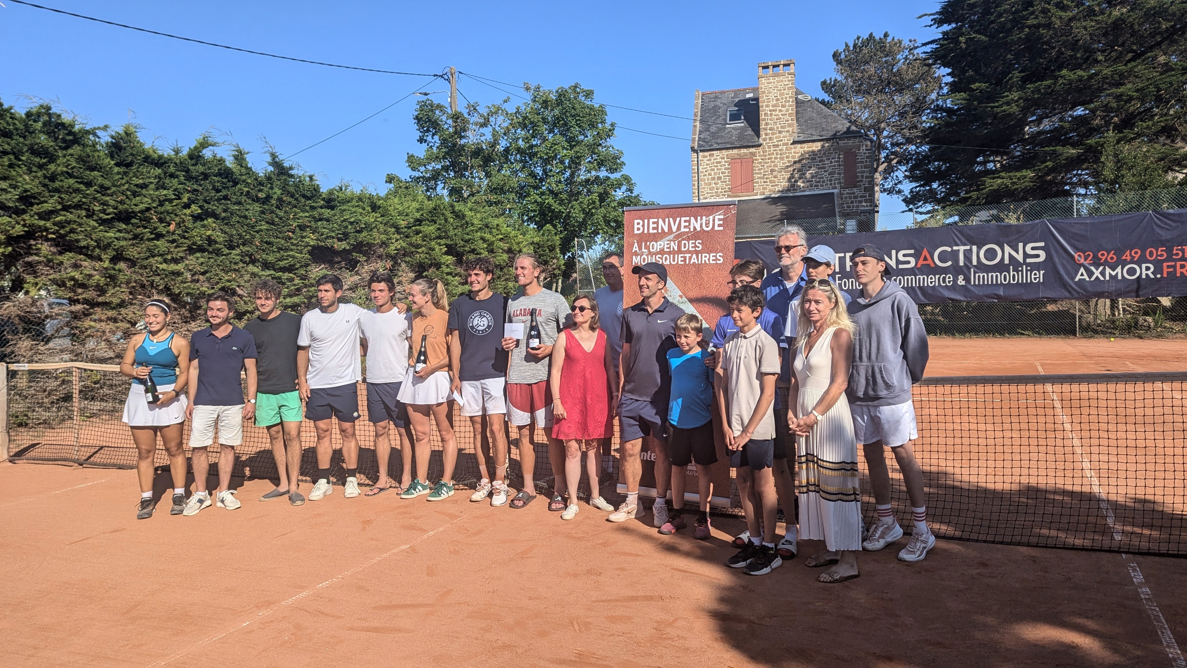 Remise des prix tournoi tennis Trébeurden