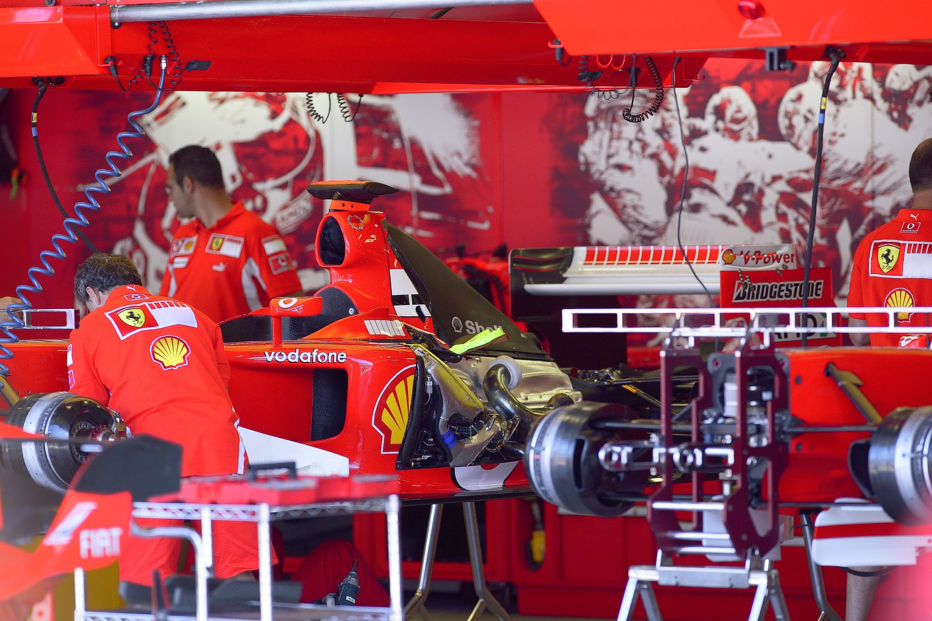 Motor da Ferrari de Charles Leclerc em Risco? Entenda o Drama dos Bastidores