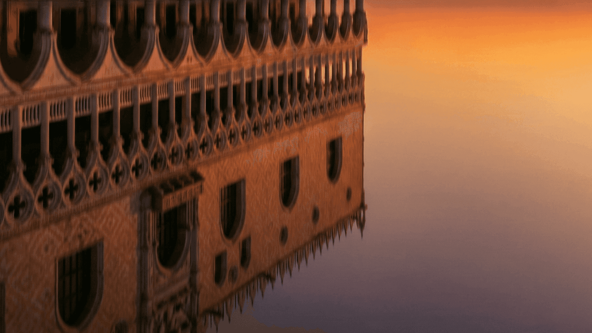 Изящные аркады Дворца дожей — символ готической Венеции