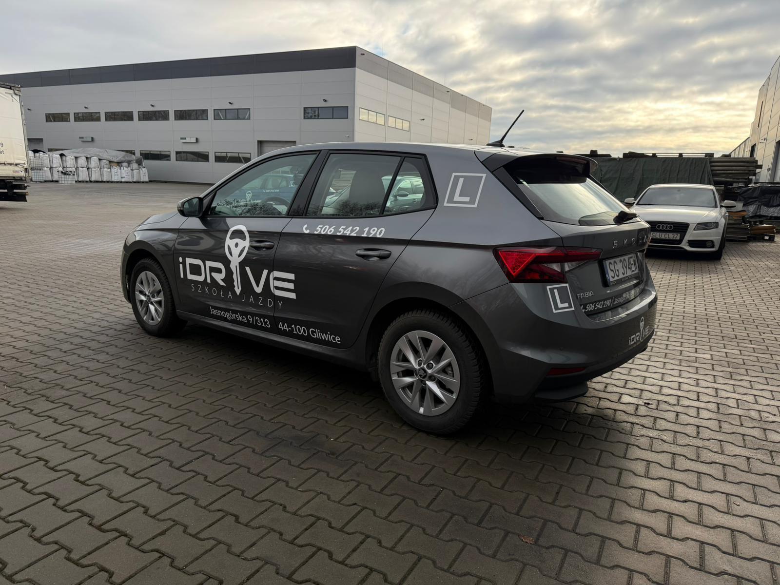 Nauka jazdy w szkole jazdy, jazdy doszkalające i wsparcie kursantów OSK