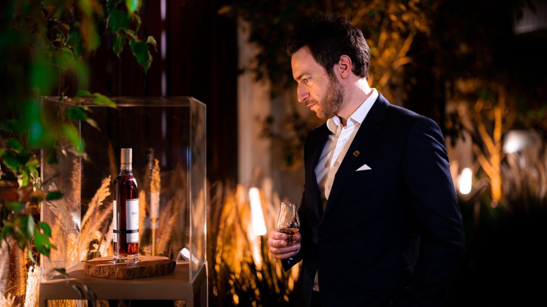 The Macallan e James Bond: como storytelling cultural transforma edições limitadas em plataformas de valor no Marketing de luxo