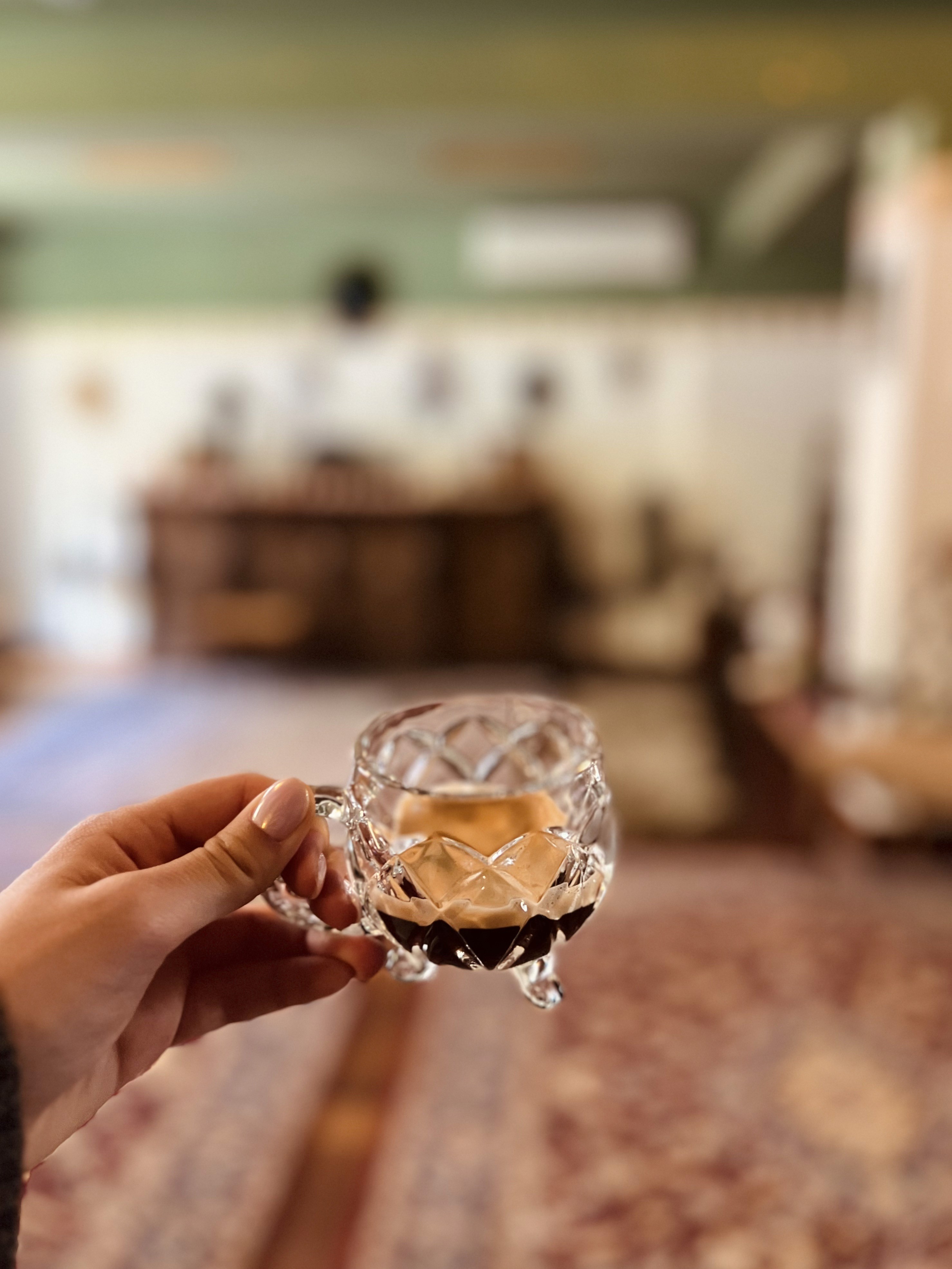 Снимка на кафе в пространството на алтариум