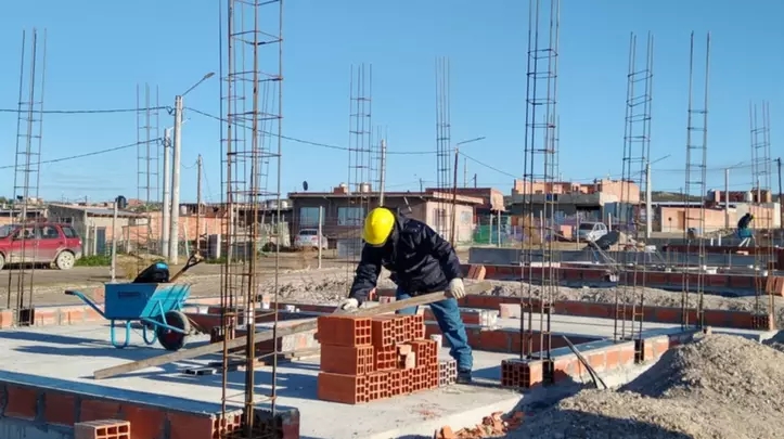 Varias obras públicas se reactivan en Chubut.