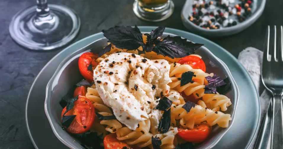 Vegetarian meals can deliver complete protein nutrition.