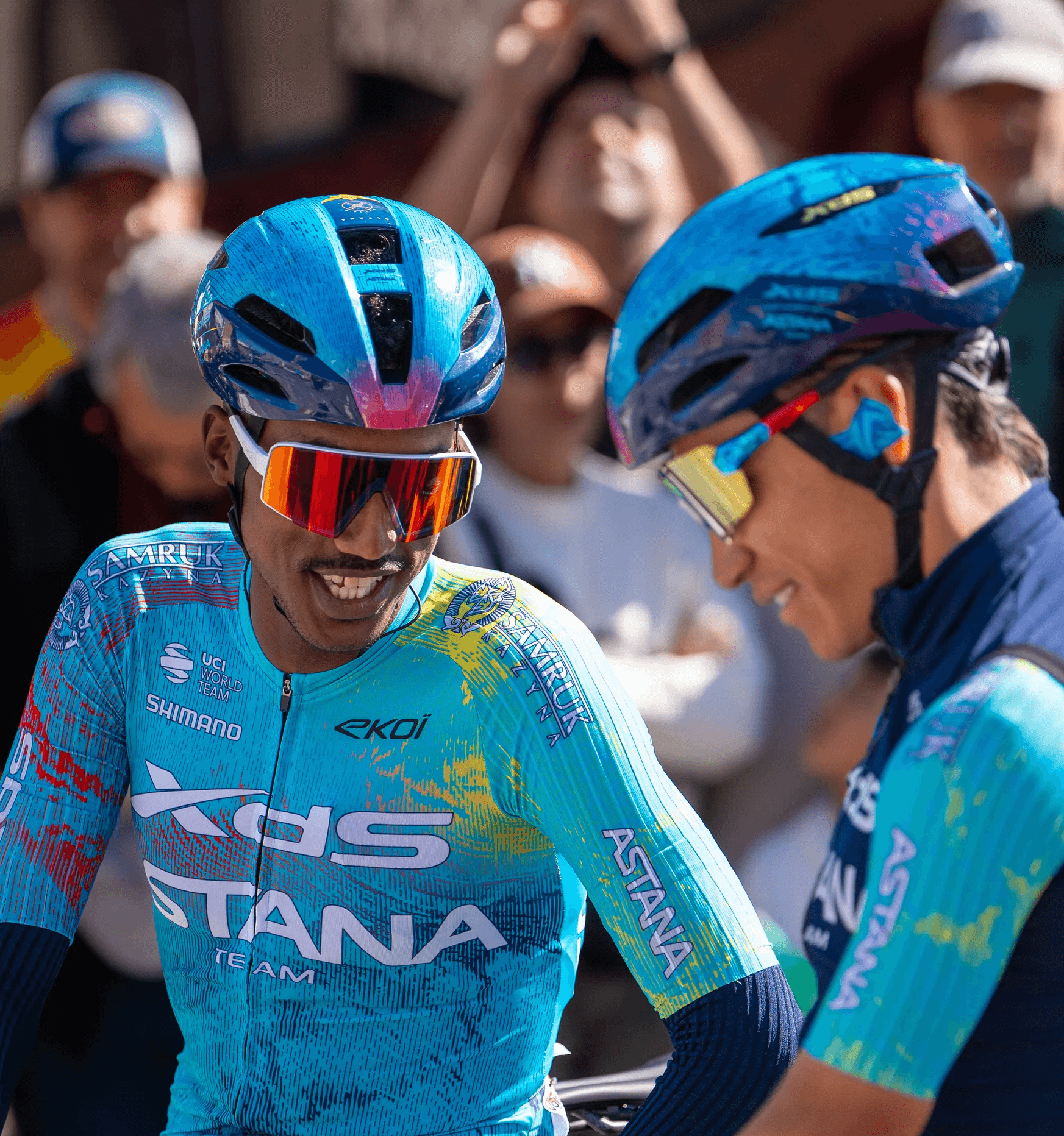 Equipo ciclista en formación en la Volta Ciclista a Catalunya 2026, foto de Nolan Pardo