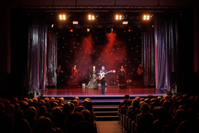 Visit the Apollo Theatre