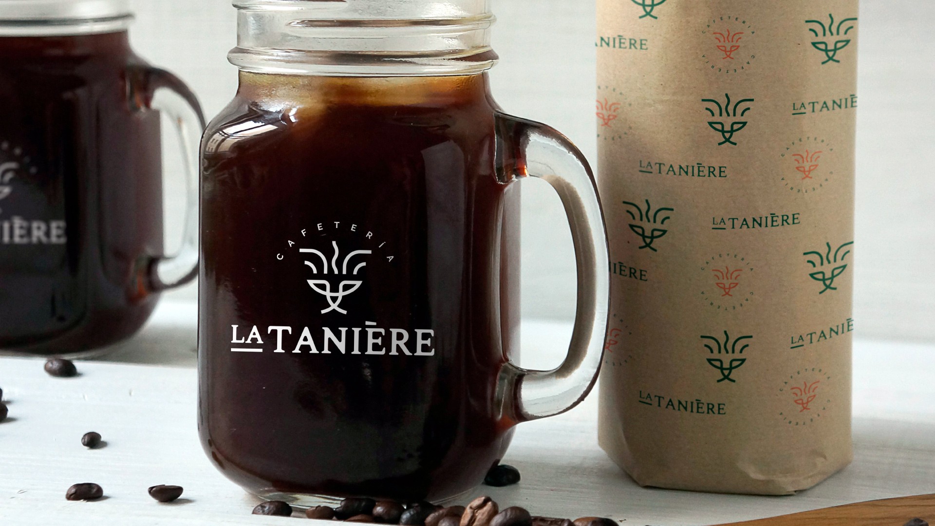 Diseñador de marcas en Chile: creación de branding con isotipo de león en un solo trazo