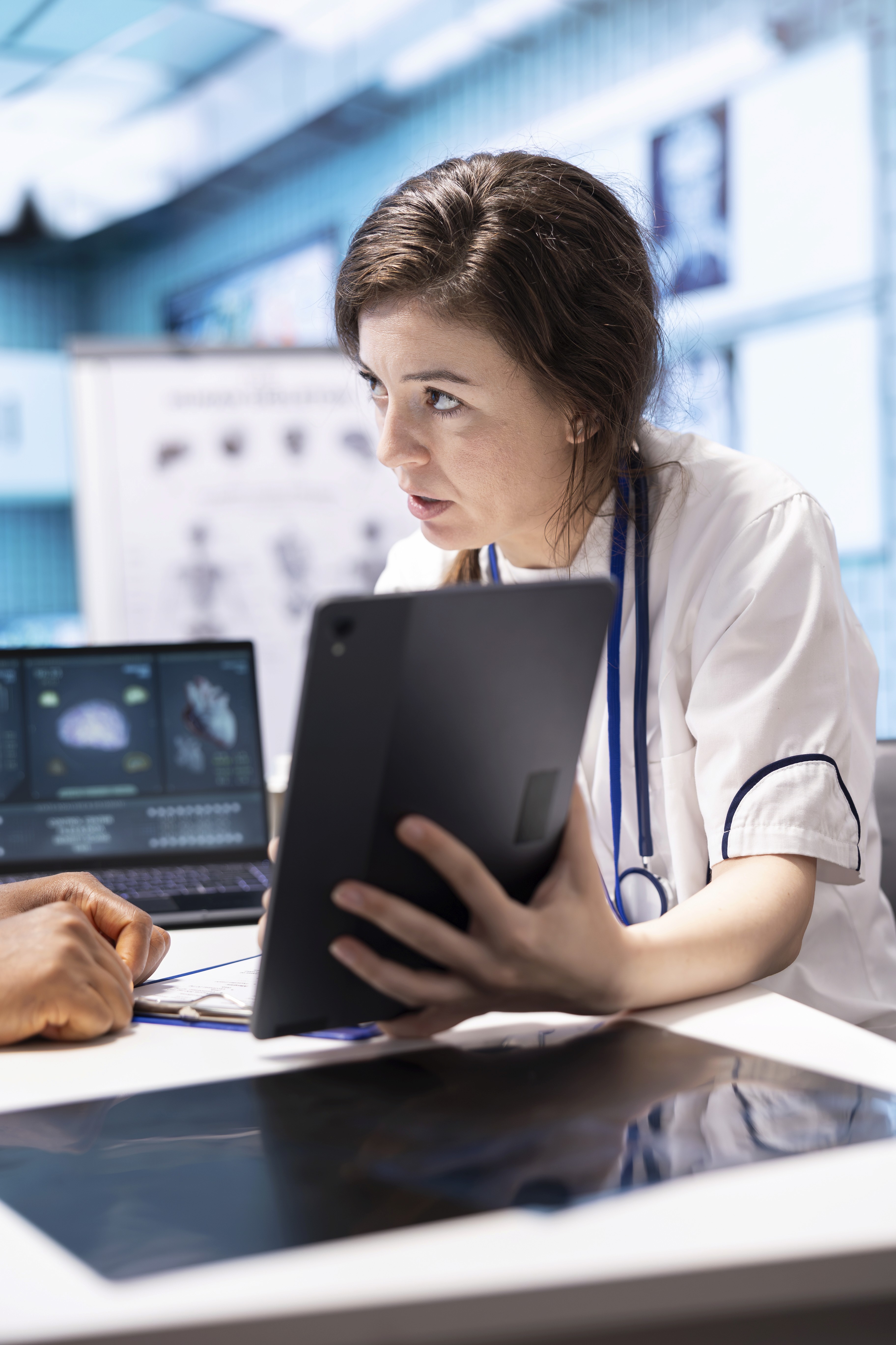 ärztin-bekommt-persönlichen-support