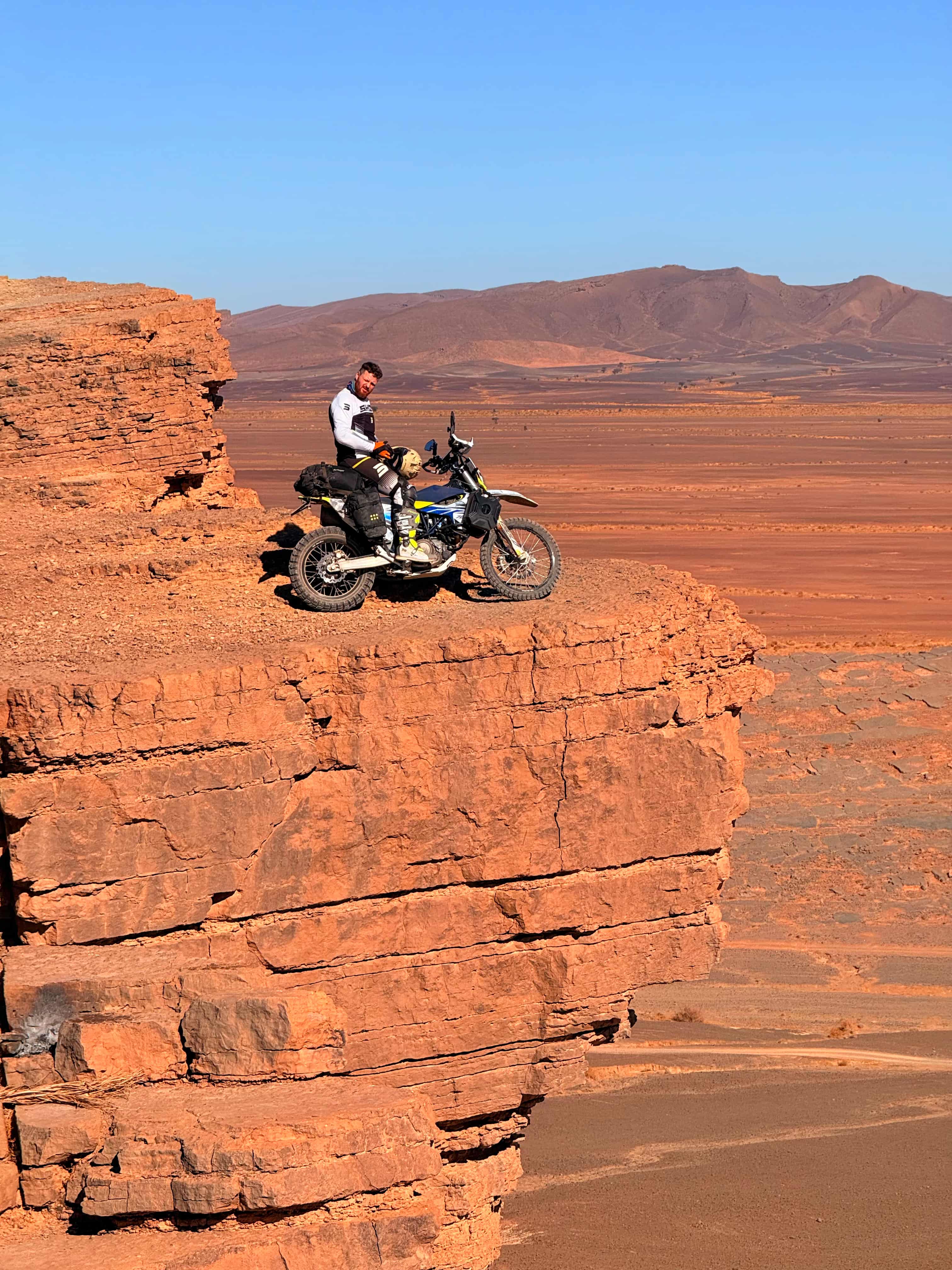 Катание на эндуро по пустыне