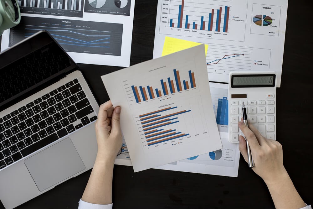  Faça o cálculo da comissão de vendas