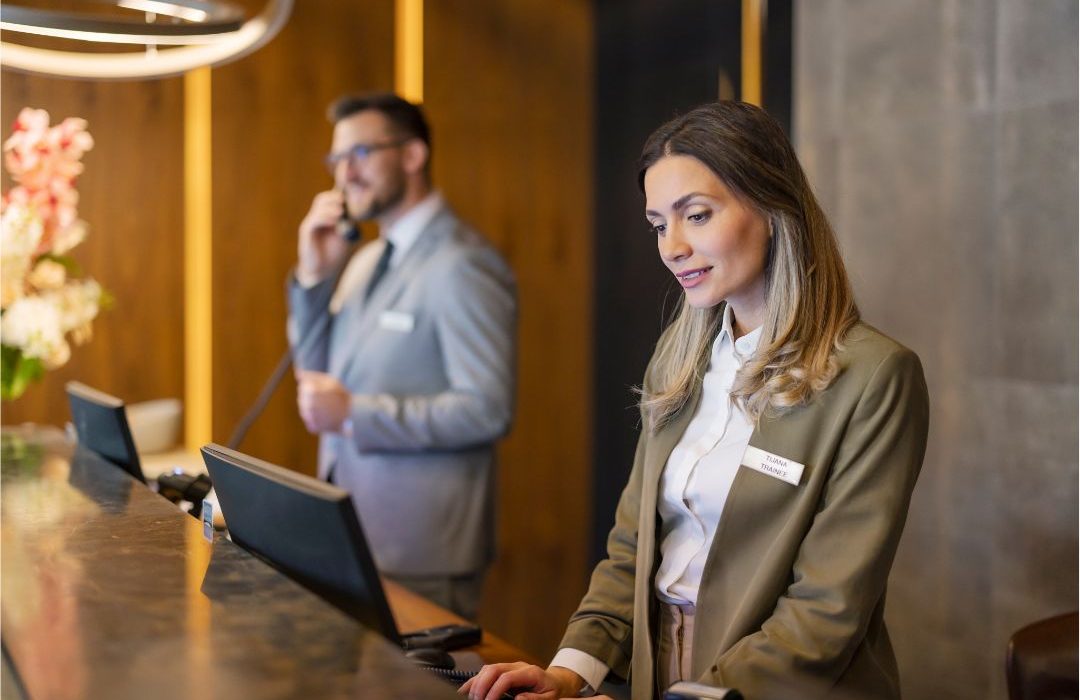Nacht Receptionist