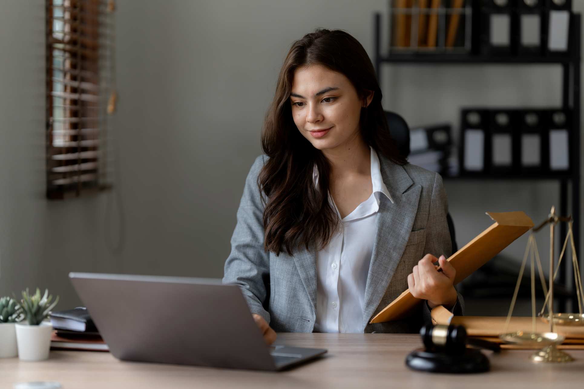 Como monitorar processos de empresas automaticamente