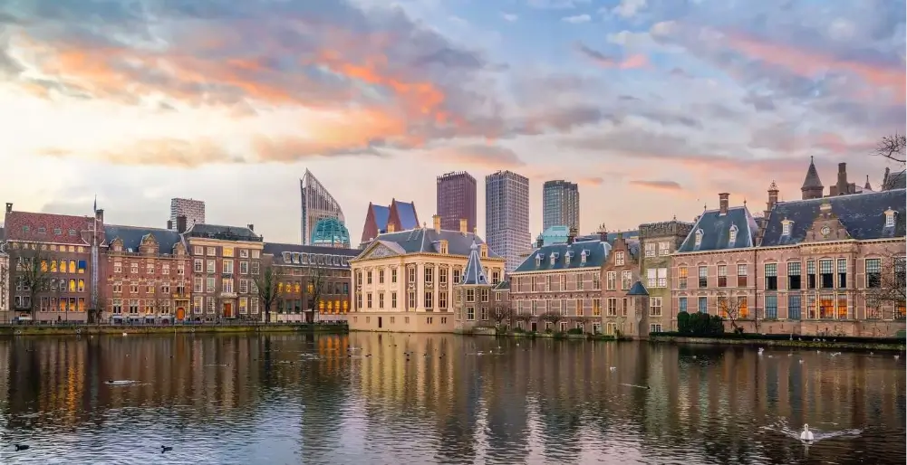 Modernes Büro von Commerce Partner in Den Haag – E-Commerce Beratung und digitale Vertriebsstrategien