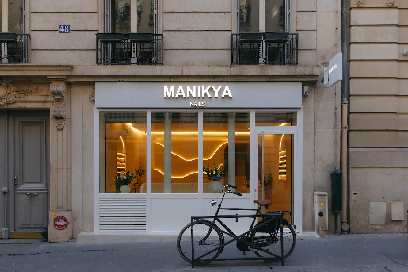 Manikya Paris 8