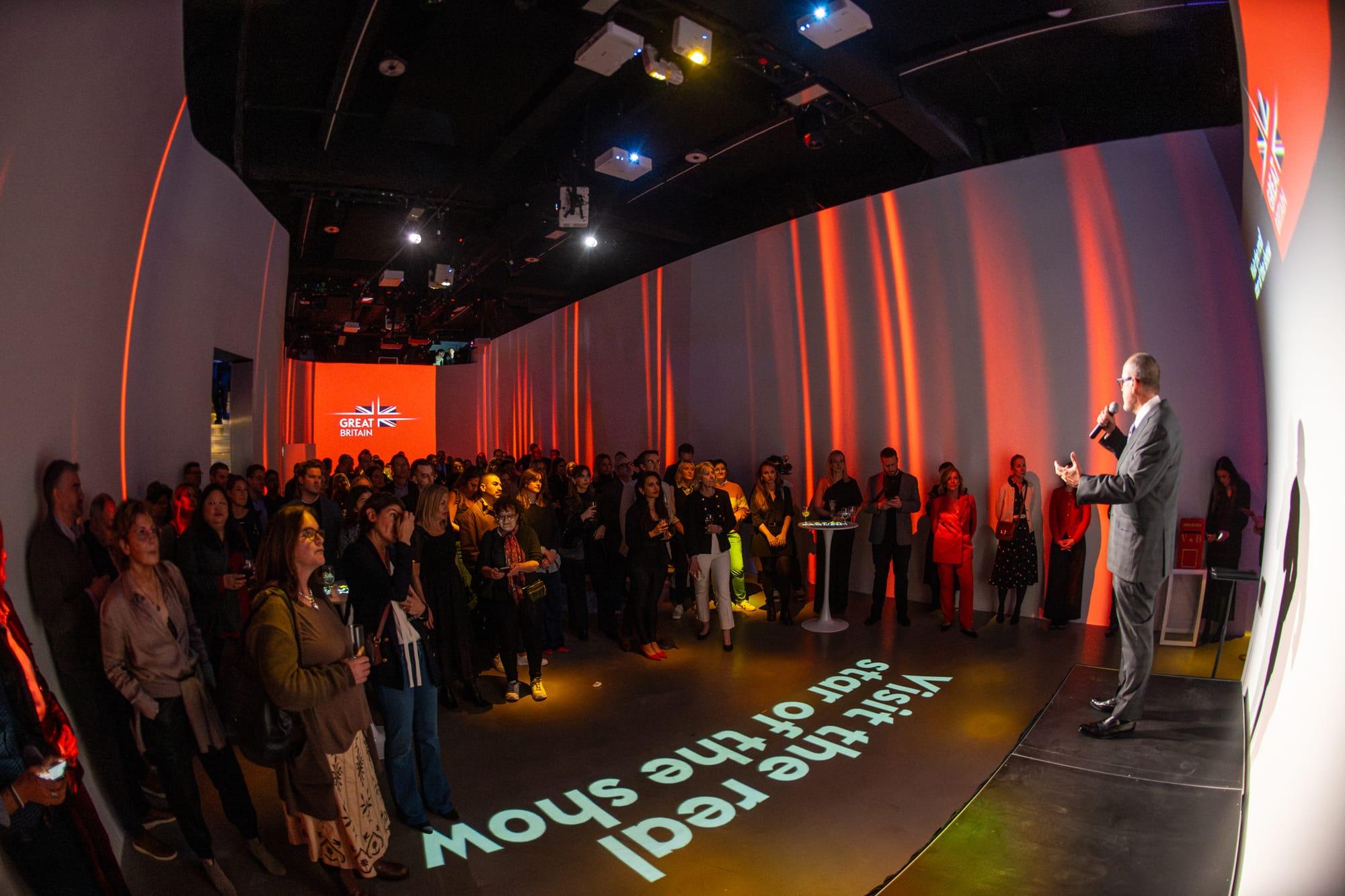 shift-midtown-tech-conference-networking-branded-projections_web