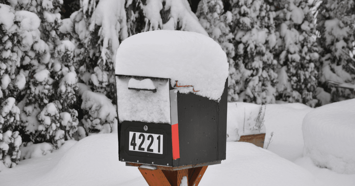 Seasonal Email Campaigns: Avoid Bounces During Holidays