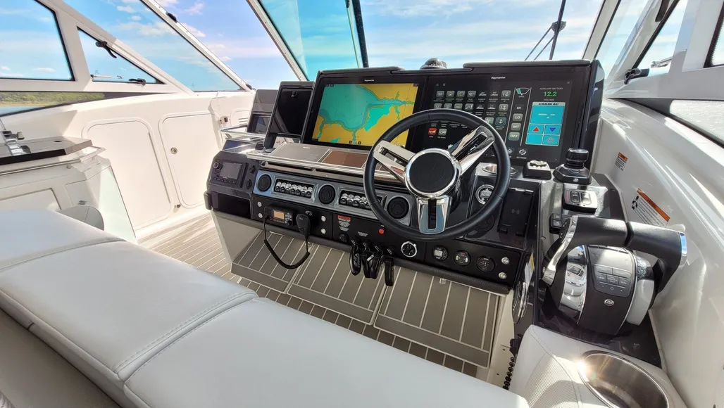 Boat thumbnail 3