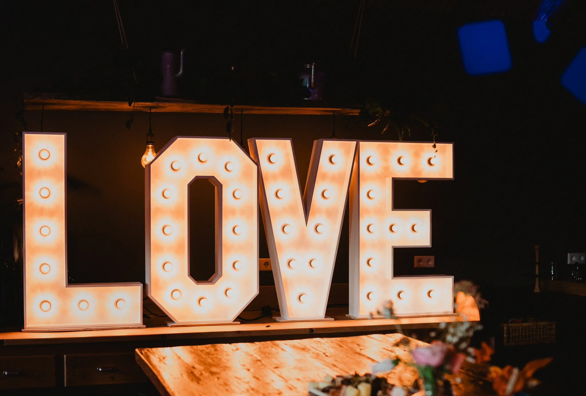 LOVE light letters