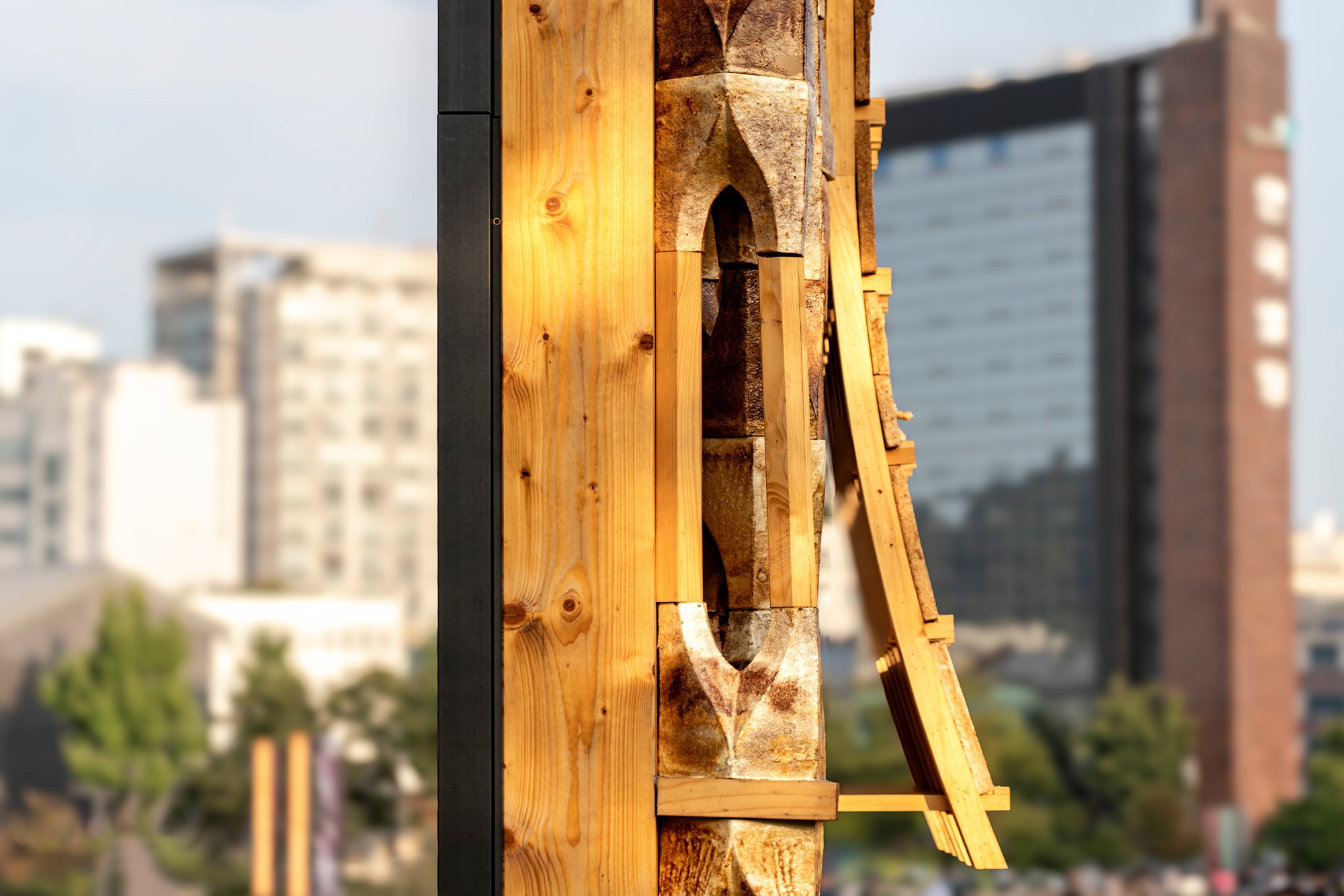 Mycelium Facade designed by Anomalia, exhibited at the 5th Seoul Biennale of Architecture and Urbanism 2025.