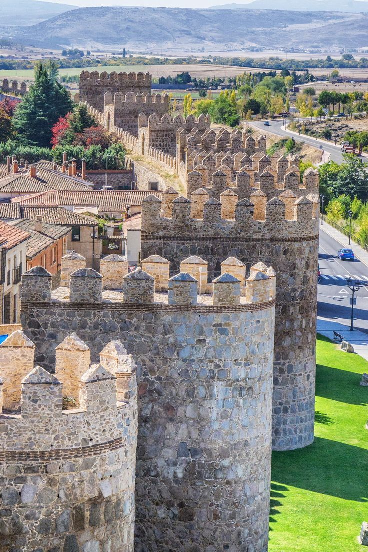 Muralla de Ávila representando el mercado inmobiliario y las viviendas en venta en Ávila