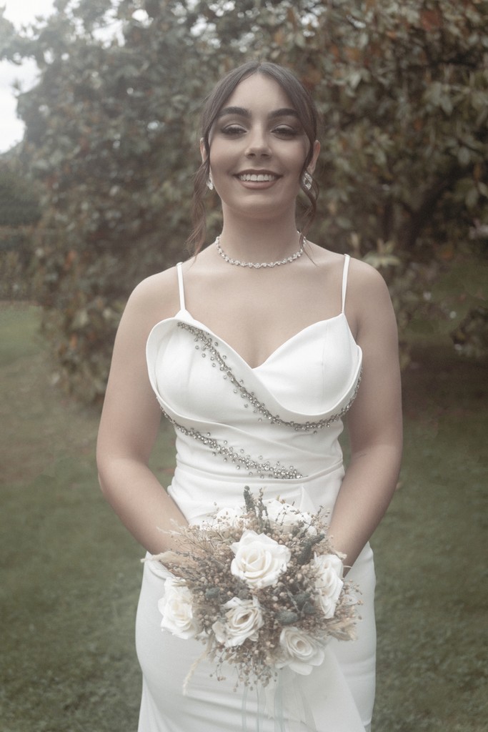 Album photo de luxe — French wedding photographer Paris — luxury wedding book France — Maison Elion — relique photographique rare — fragment intemporel — rituel artistique — photographe mariage haut de gamme — Seine-et-Marne 77 — album mariage bespoke sur mesure — timeless photography France — image symbolique — luxury French wedding photography